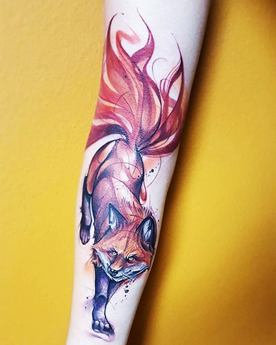 Maschera di volpe giapponese tatuaggio Kitsune. Significato, schizzo, foto