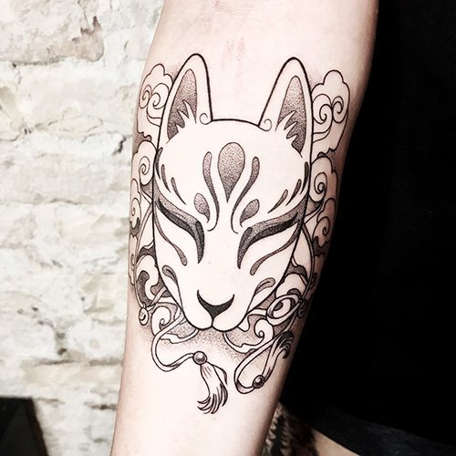 Japonská maska líšky Kitsune tetovanie. Význam, náčrt, fotografia