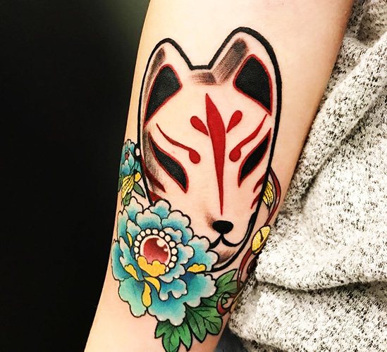 Japonská maska líšky Kitsune tetovanie. Význam, náčrt, fotografia