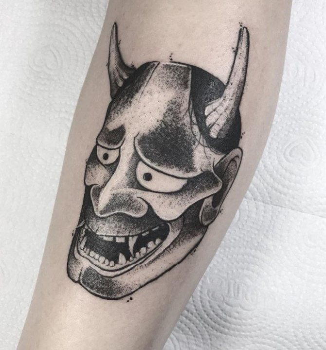 Maschere di demoni giapponesi: tatuaggio per ragazzi e ragazze