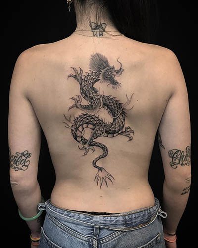 Ιαπωνικός δράκος. Σκίτσα τατουάζ απλά, έγχρωμα, φωτογραφία, νόημα