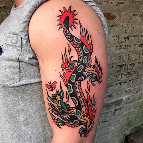 Japanse draak. Schetsen tattoo eenvoudig in kleur, foto, betekenis