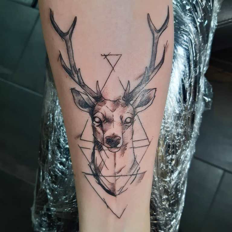 significato di cervo tatuato