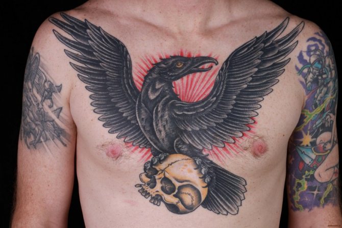 Significato del tatuaggio del corvo nella cultura carceraria