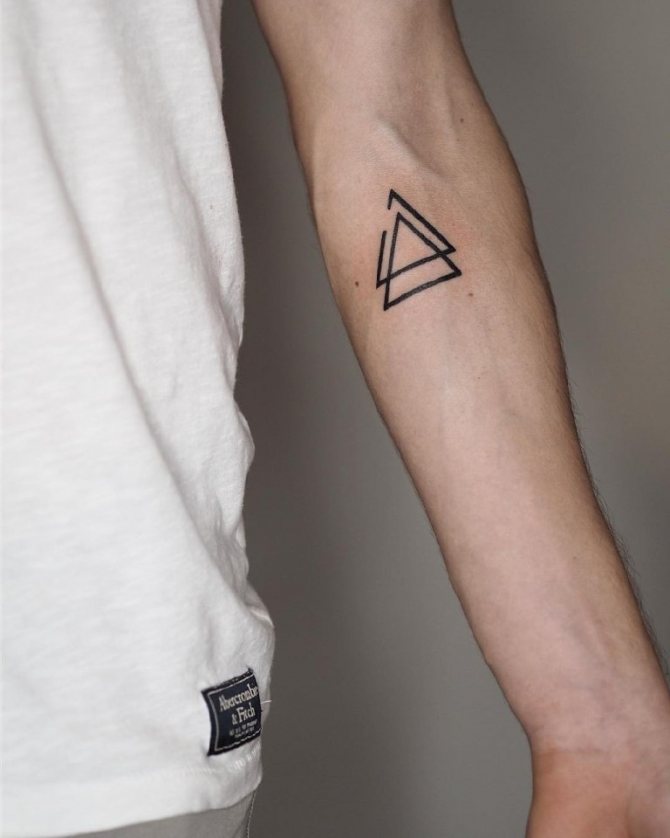 tetoválás jelentése háromszög